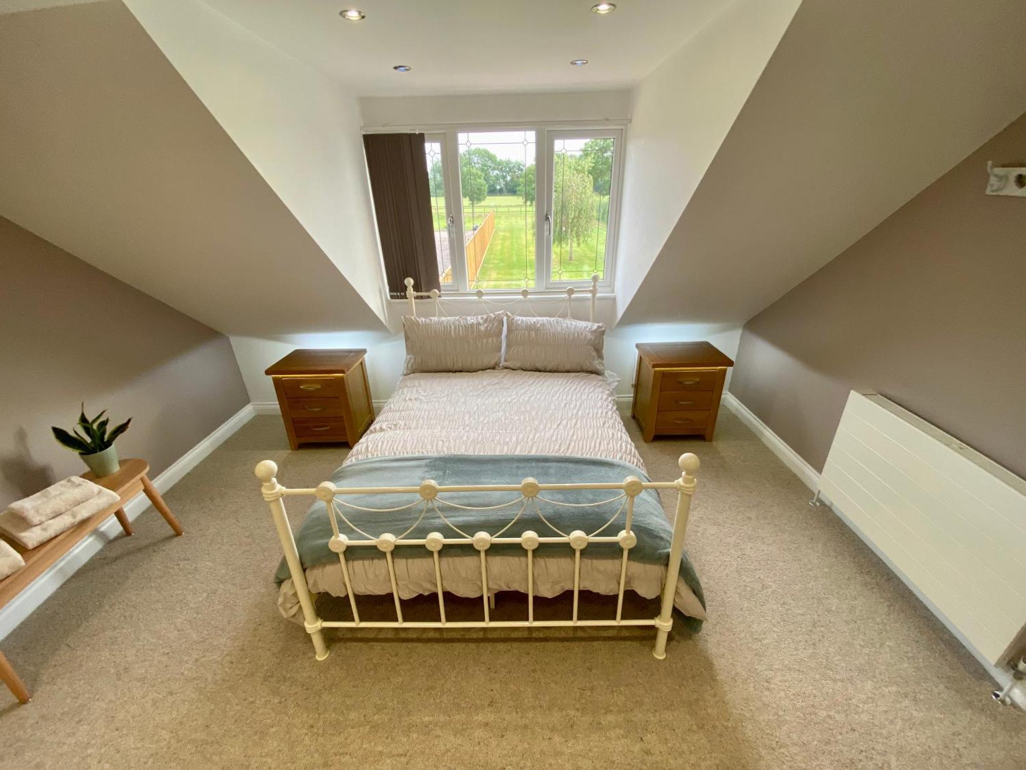Countryside Family Home Keynsham Esterno foto
